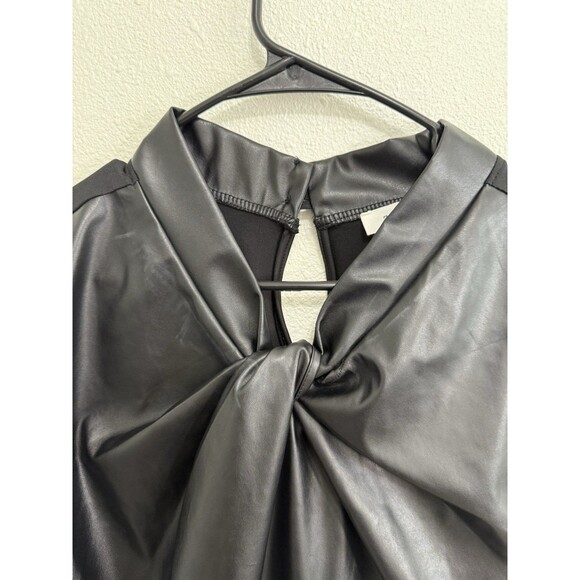 ZOE & Leelo Black Blouse with Cut Out Tie Front size 1X - Picture 3 of 6